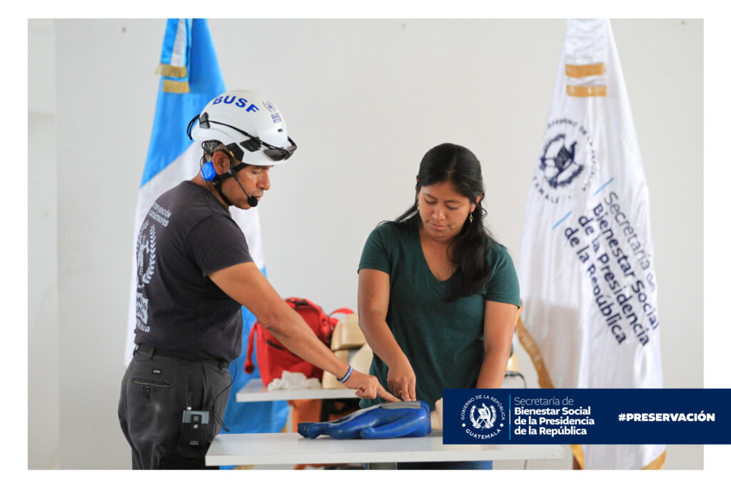 Taller de primeros auxilios del diplomado para niñeras (2)