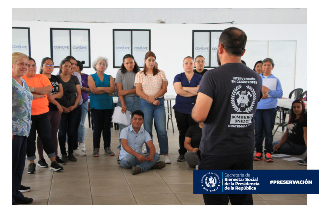 Taller de primeros auxilios del diplomado para niñeras (7)