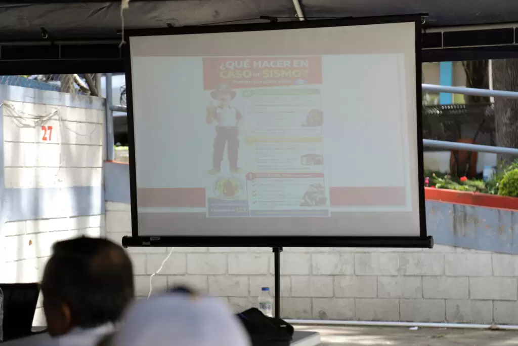 CAPACITACIÓN EVACUACIÓN POR EMERGENCIAS (18)