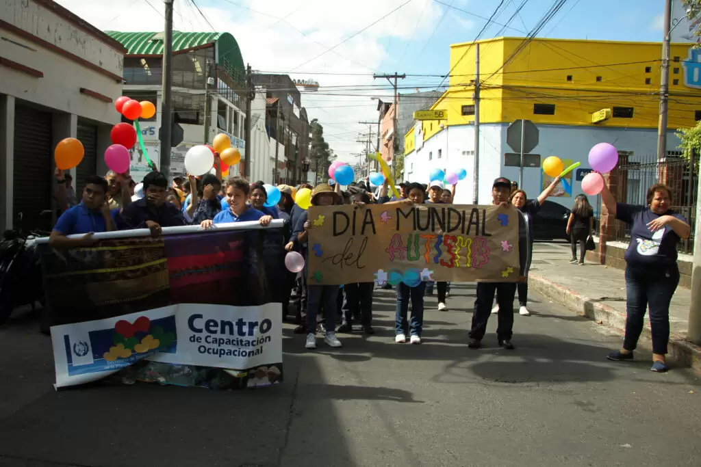 Caminata CCO por el Día Mundial de Concienciación sobre el Autismo (1)
