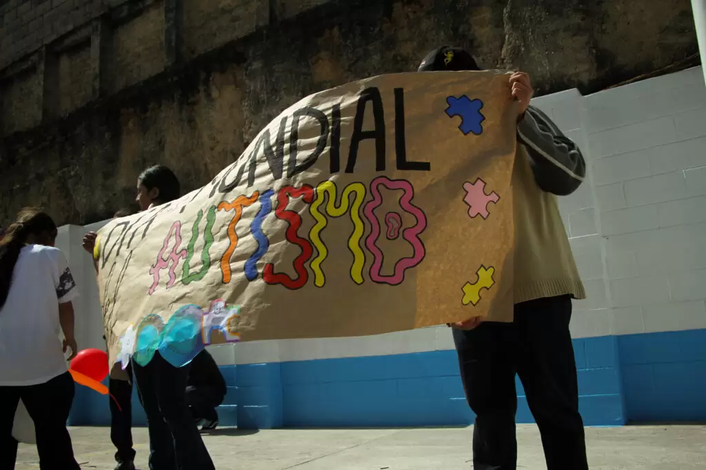 Caminata CCO por el Día Mundial de Concienciación sobre el Autismo (14)