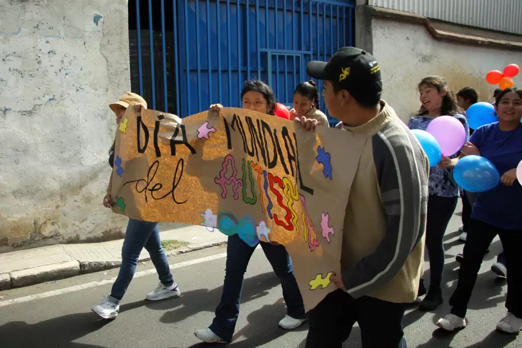 Caminata CCO por el Día Mundial de Concienciación sobre el Autismo (4)