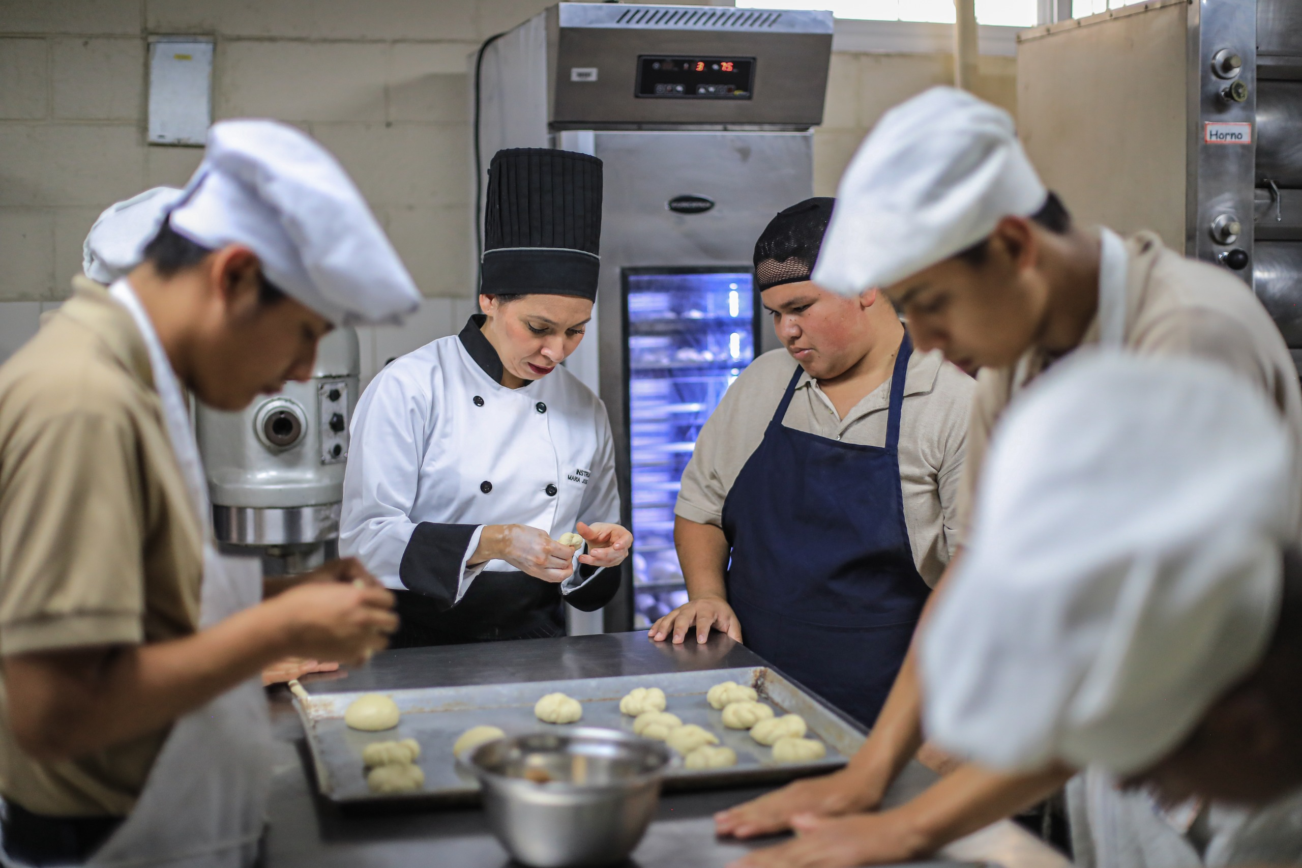 Panadería en el CCO fortalece la autonomía de adolescentes con discapacidad intelectual