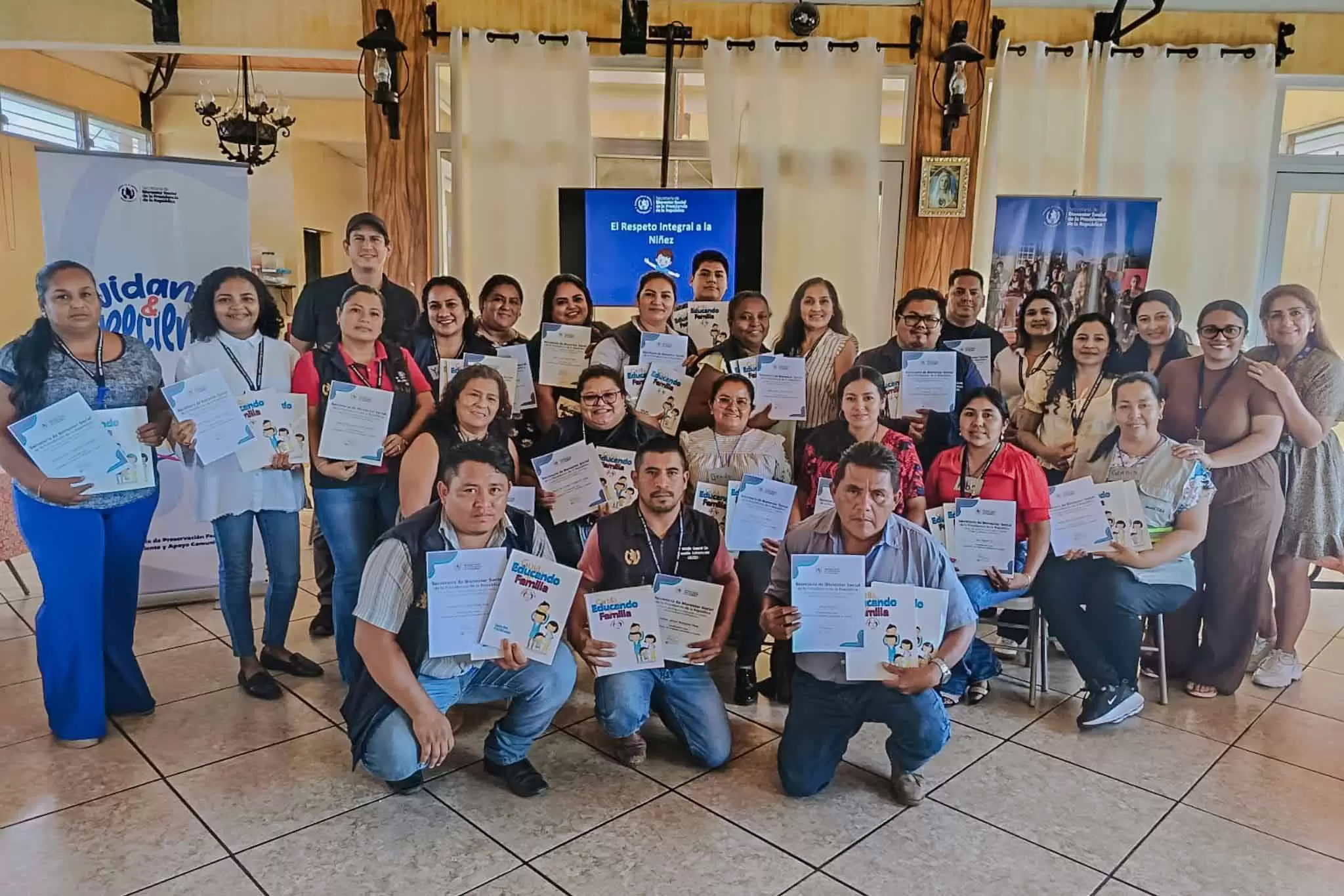Programa Educando en Familia amplía su alcance con 223 entes replicadores acreditados