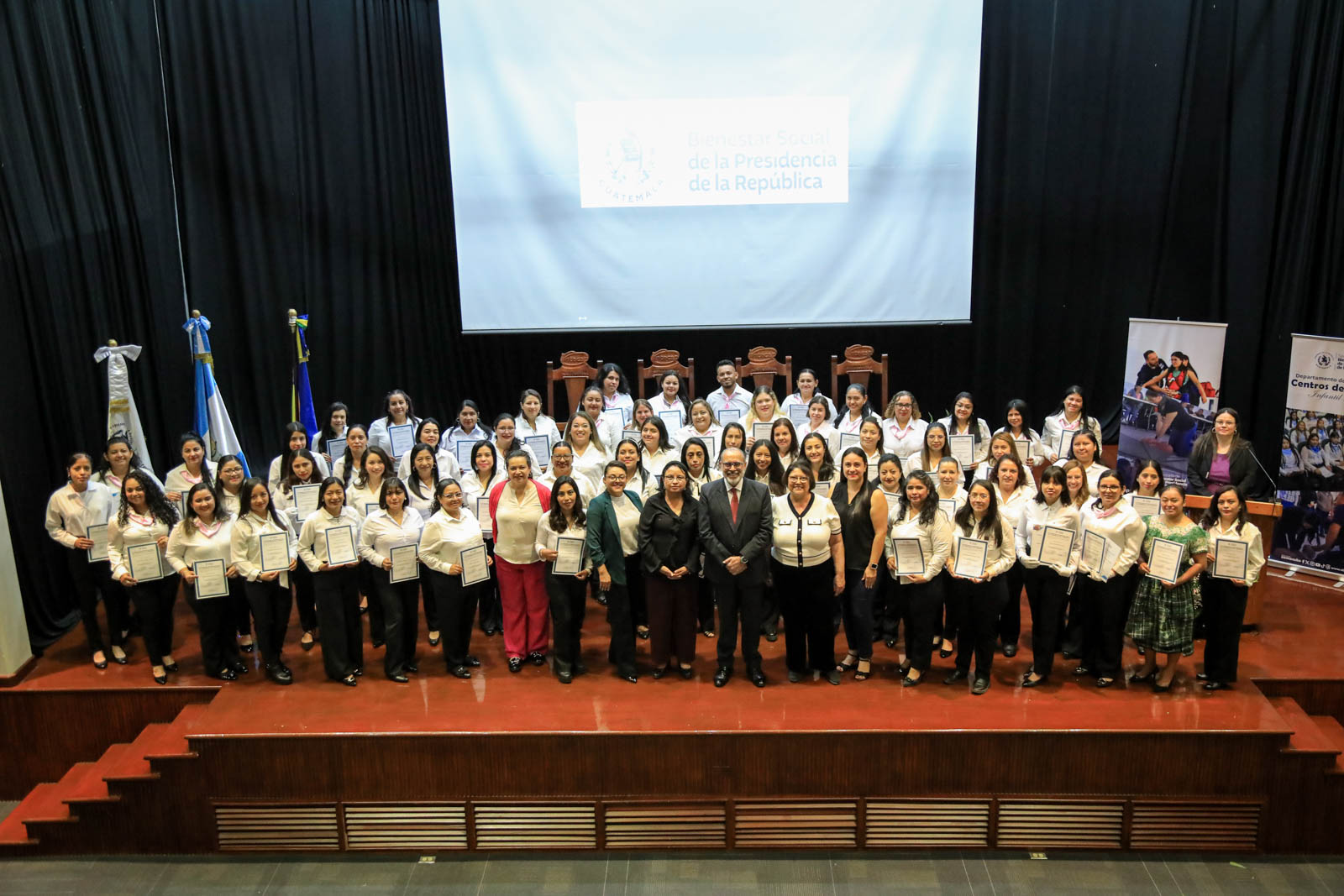 SBS certifica a la primera cohorte del Diplomado de Niñeras 2026