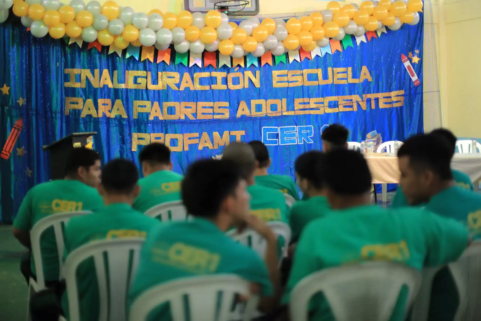 Adolescentes del CER-1 inician formación para fortalecer su rol como padres