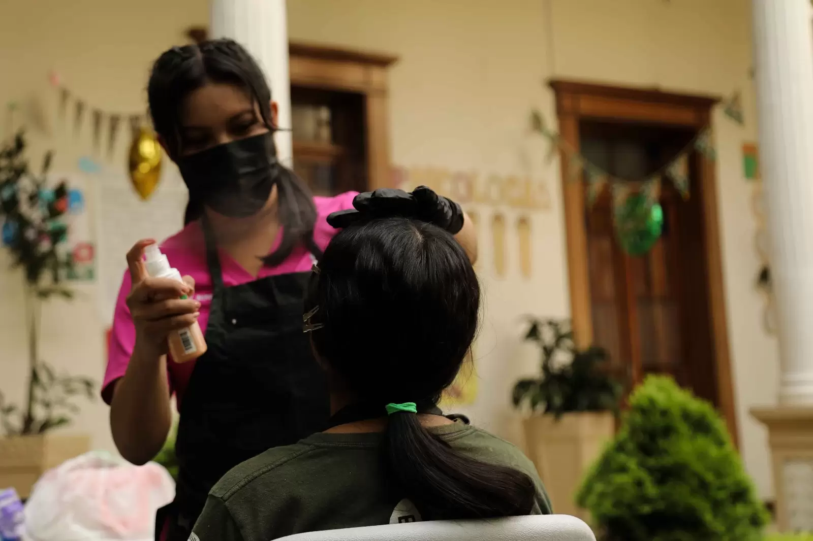 ADOLESCENTE BECA DE COSMETOLOGÍA - TEJIENDO SUEÑOS (9)