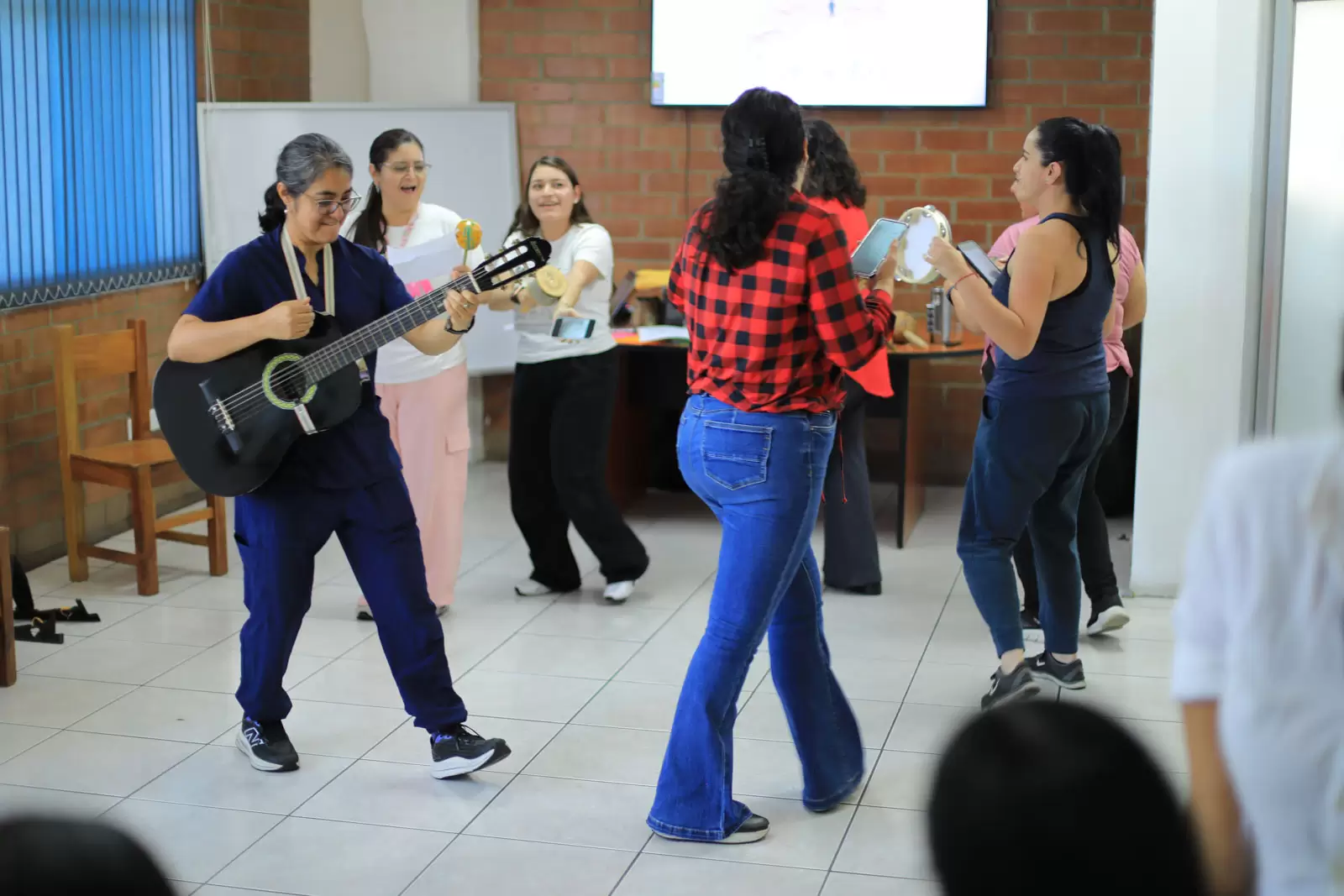 2 Talleres de musicoterapia SBS (5)