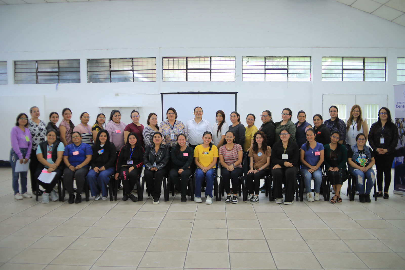 Diplomado de Niñeras fortalece conocimientos para el cuidado y protección de la niñez 
