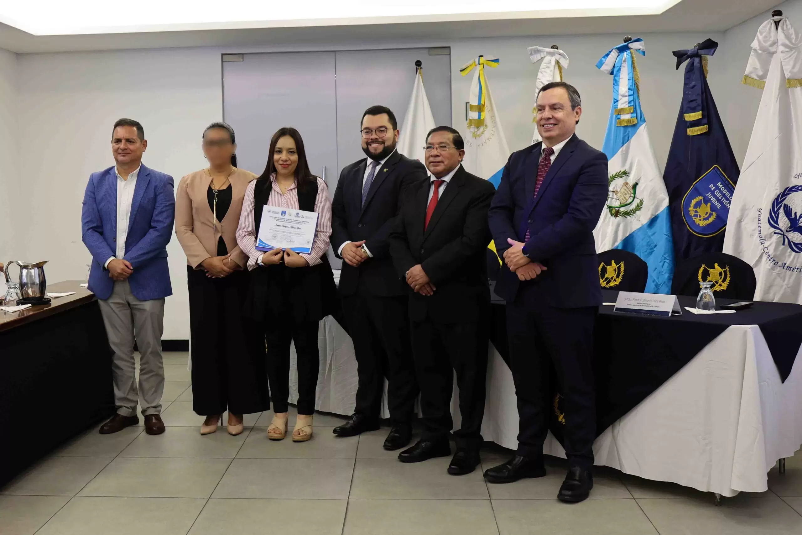 GRADUACIÓN PROFESIONALES REINSERCIÓN (27) GRADUACIÓN PROFESIONALES REINSERCIÓN (27)