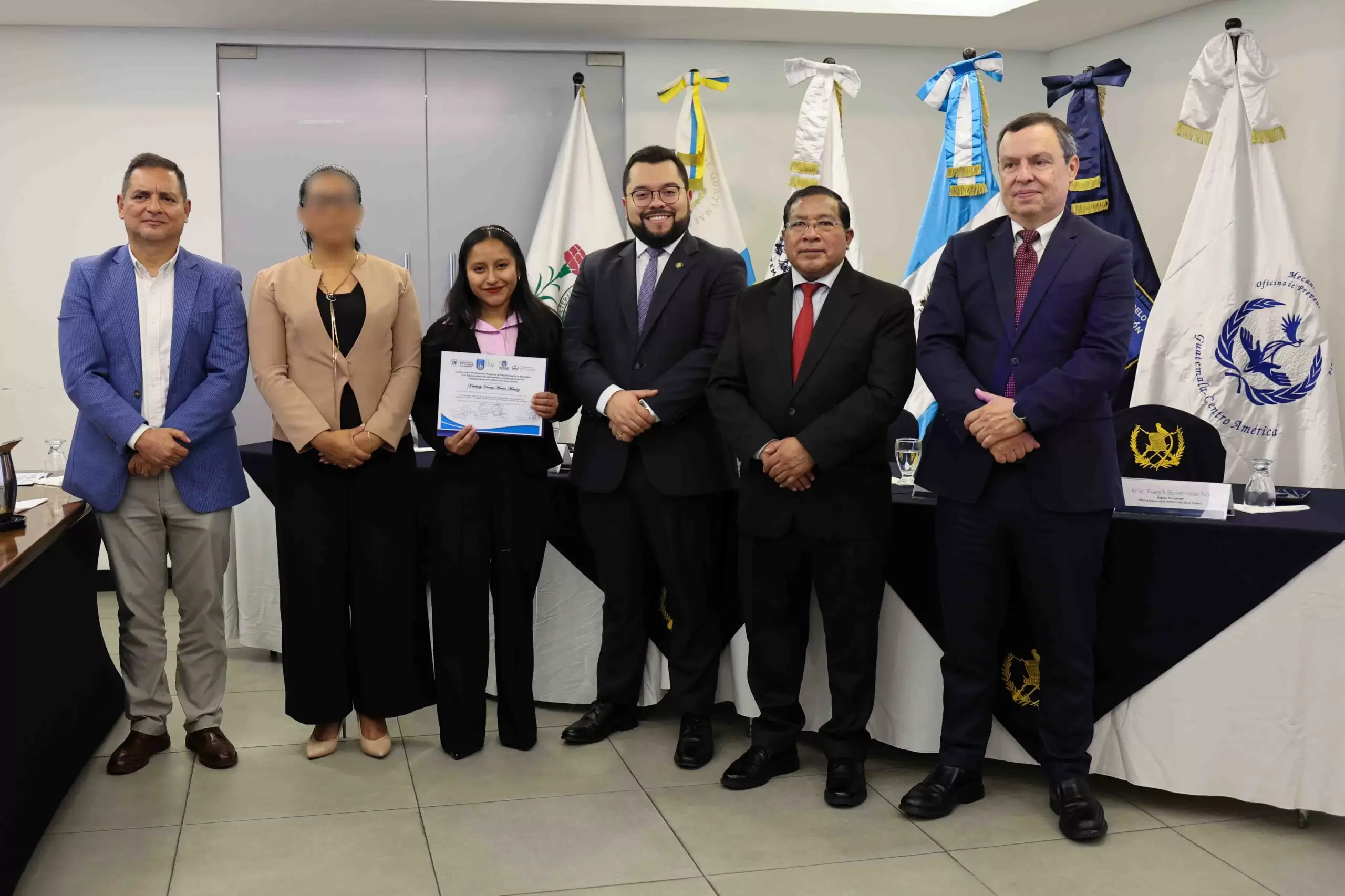 GRADUACIÓN PROFESIONALES REINSERCIÓN (29) GRADUACIÓN PROFESIONALES REINSERCIÓN (29)