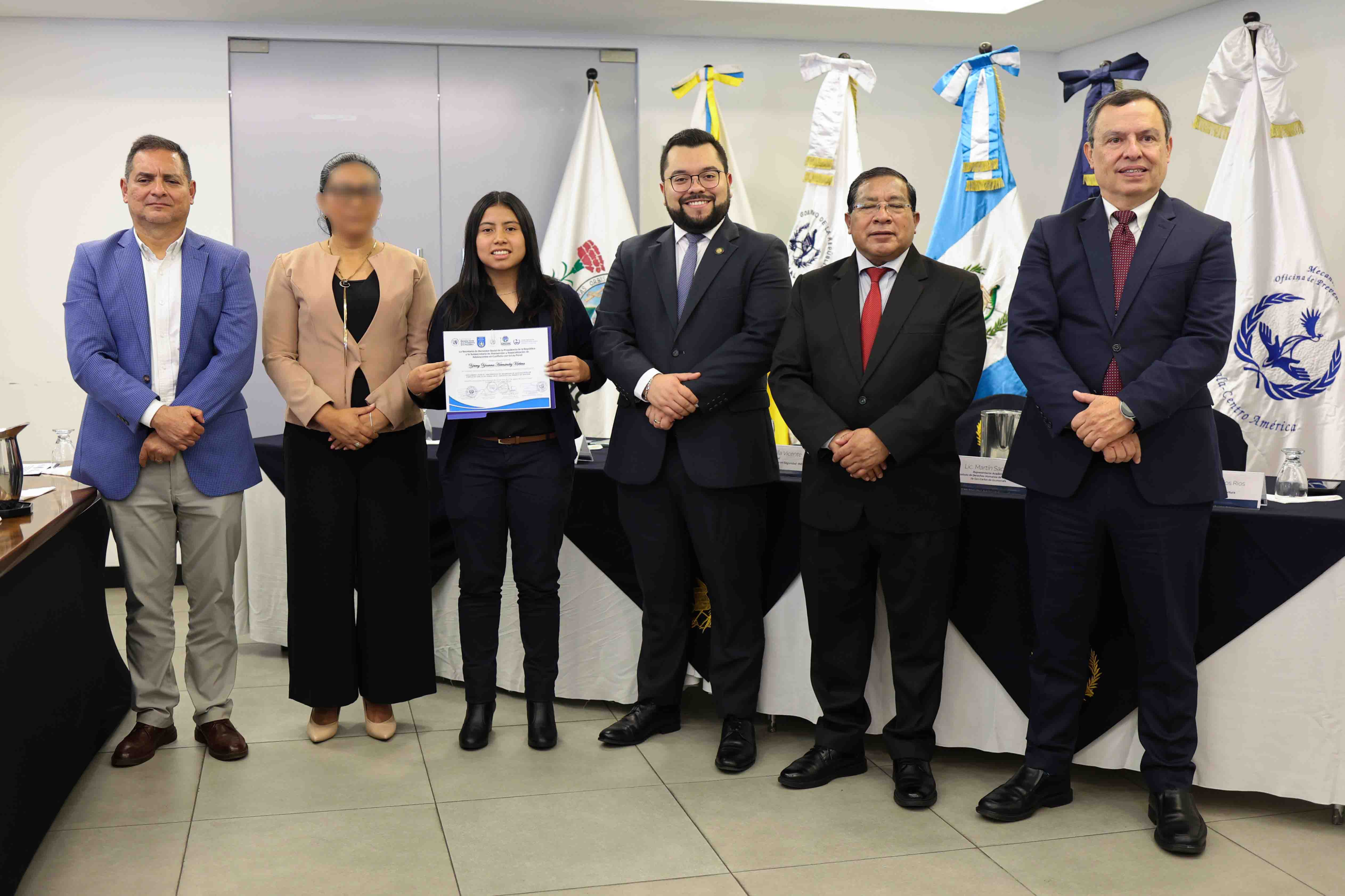 GRADUACIÓN PROFESIONALES REINSERCIÓN (37) GRADUACIÓN PROFESIONALES REINSERCIÓN (37)