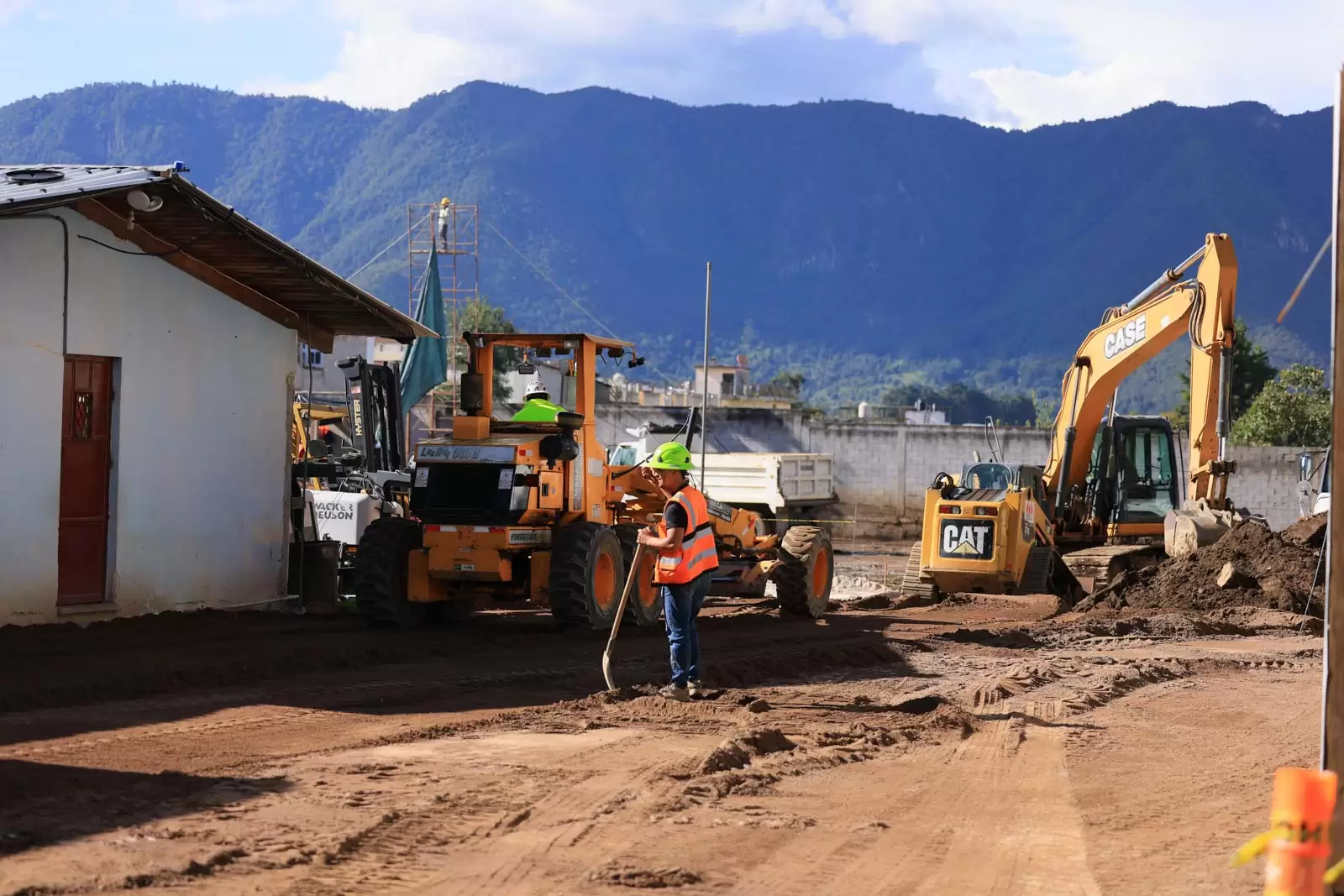 Puesta de la primera piedra Nidia Martinez Quetzaltenango No.1
