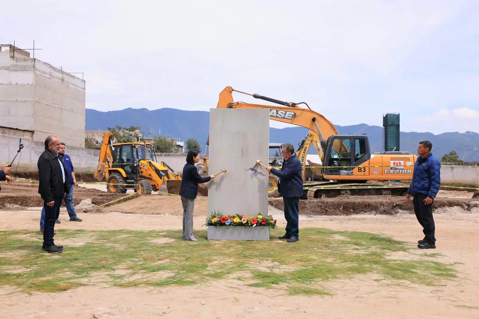 Puesta de la primera piedra Nidia Martinez Quetzaltenango No.70